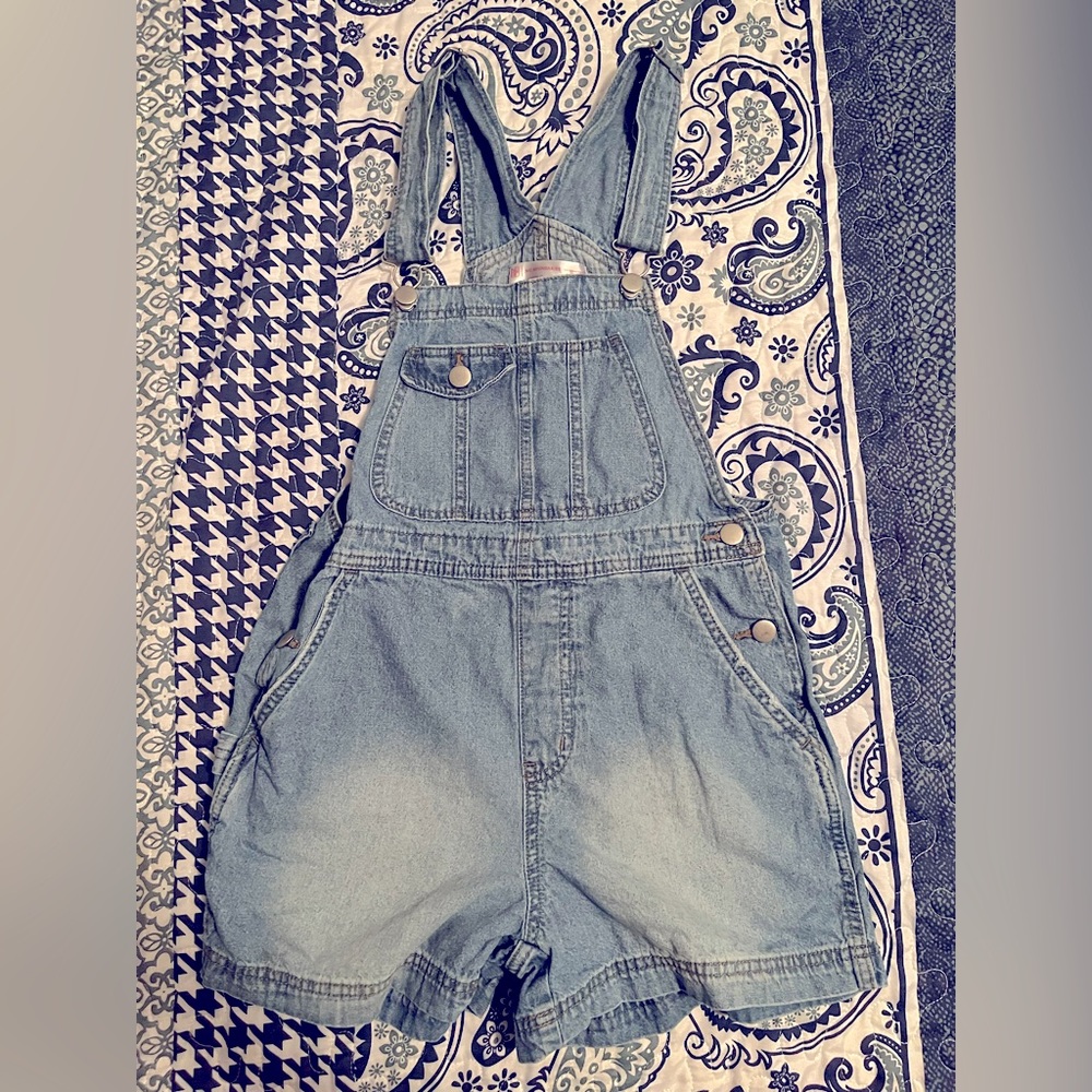 Juniors short overalls. Size 3-5